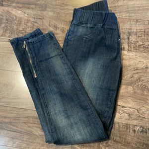 Jeggings with zippers at ankle!